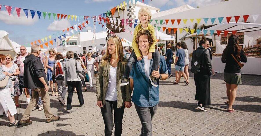 Lanzarote: Teguise Handicraft Market and La Graciosa Island - A 25-minute ferry to La Graciosa