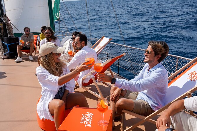 Live Music & Sunset Wooden Boat in Barcelona - What happens during the 1.5-hour cruise