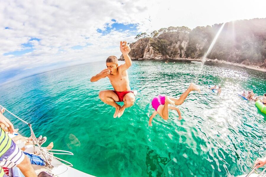 Lloret de Mar: Catamaran Sailing Cruise with BBQ and Drinks - The return becomes the lively part of the day