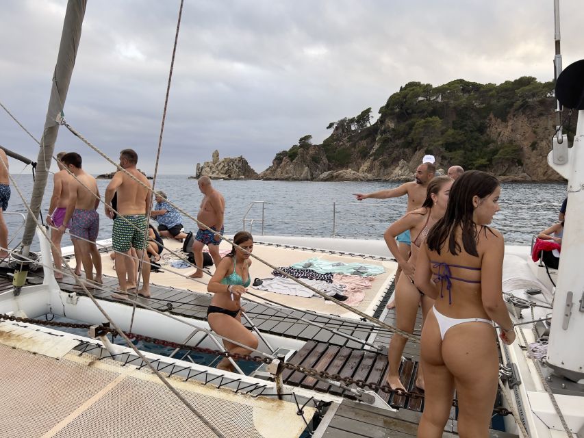 Lloret de Mar: Sunset Catamaran Cruise with DJ and Drinks - Why the Sunset Timing Works So Well