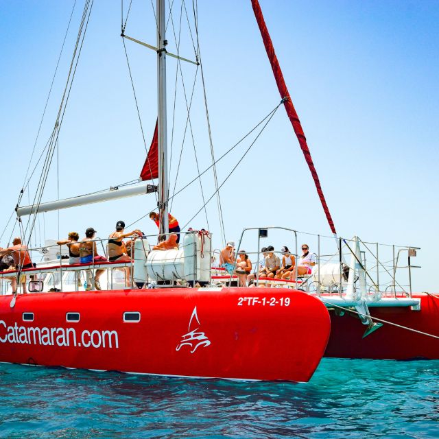 Lobos Island: 4-Hour Catamaran Trip with Lunch - The crew and the tone of the trip