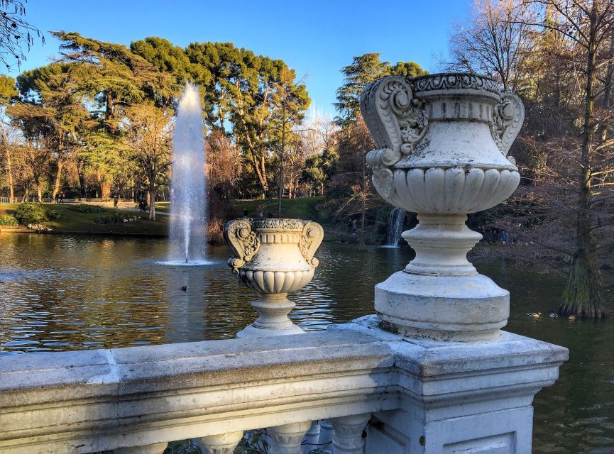 Madrid: 1.5-Hour Retiro Park Guided Walking Tour - The guides make the difference