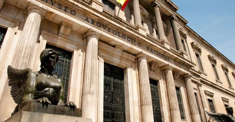 Madrid: Archaeological Museum E-Ticket and Audio Guide - Entering the museum and getting your bearings