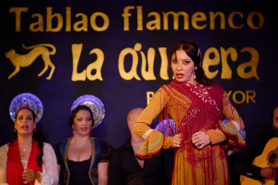 Madrid: Flamenco Show La Quimera with Drinks & Dinner Option - Choosing between drinks and dinner
