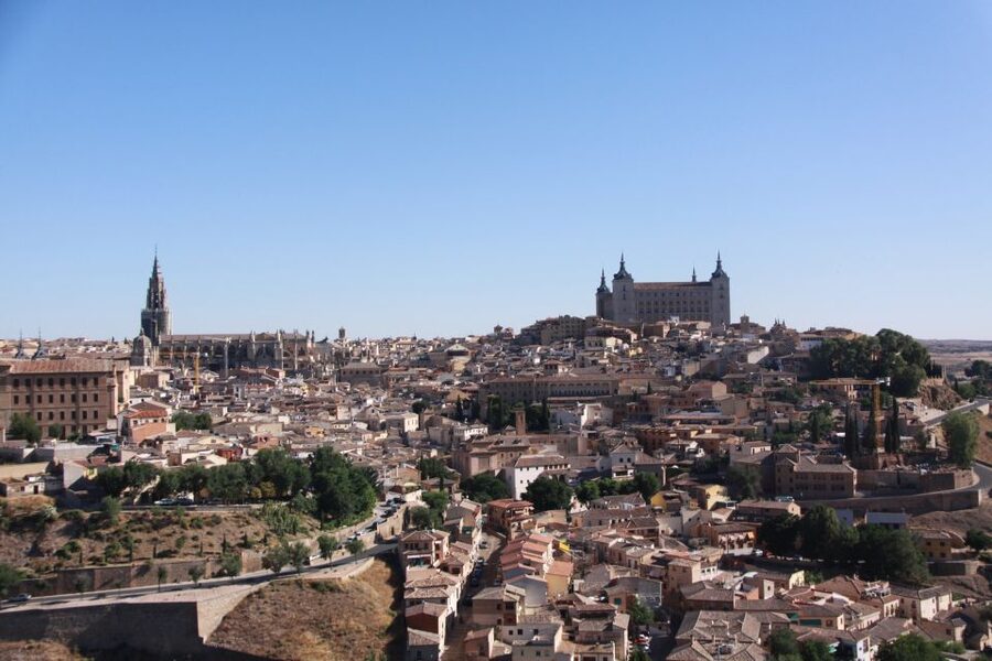 Madrid: Full-Day Guided Tour of Toledo with Cathedral Visit - The Mirador del Valle: see Toledo before you enter it