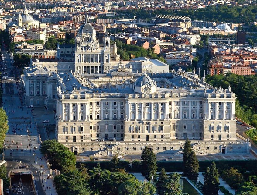 Madrid: Guided Tour of the Royal Palace with Fast Access - Who will get the most from this palace tour