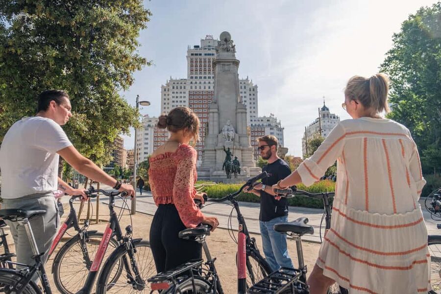 Madrid: Highlights Bike Tour with Optional E-Bike or Tapas - Starting near Plaza de Oriente and the Royal Palace