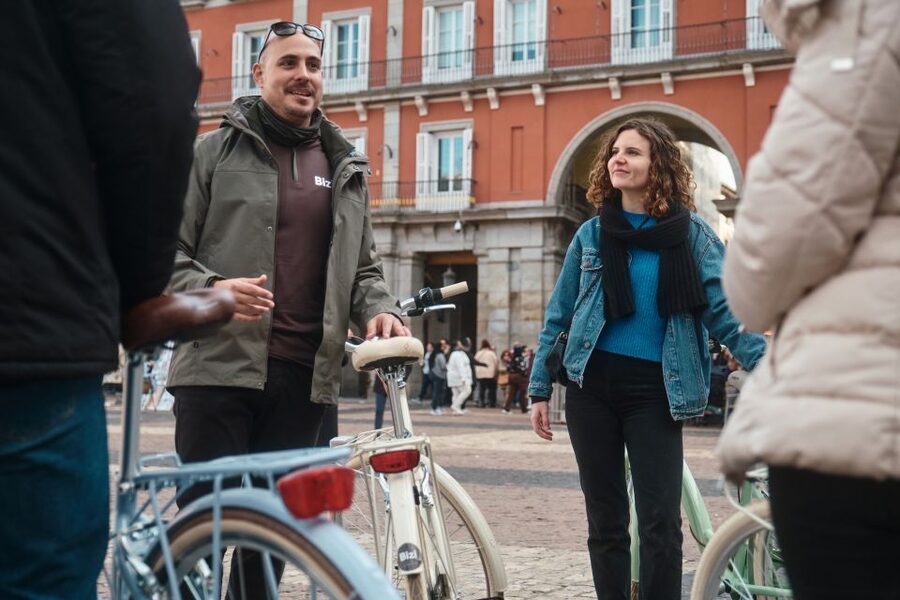 Madrid: Highlights Guided Vintage Bike Tour and Tapas Option - Who will enjoy this ride most