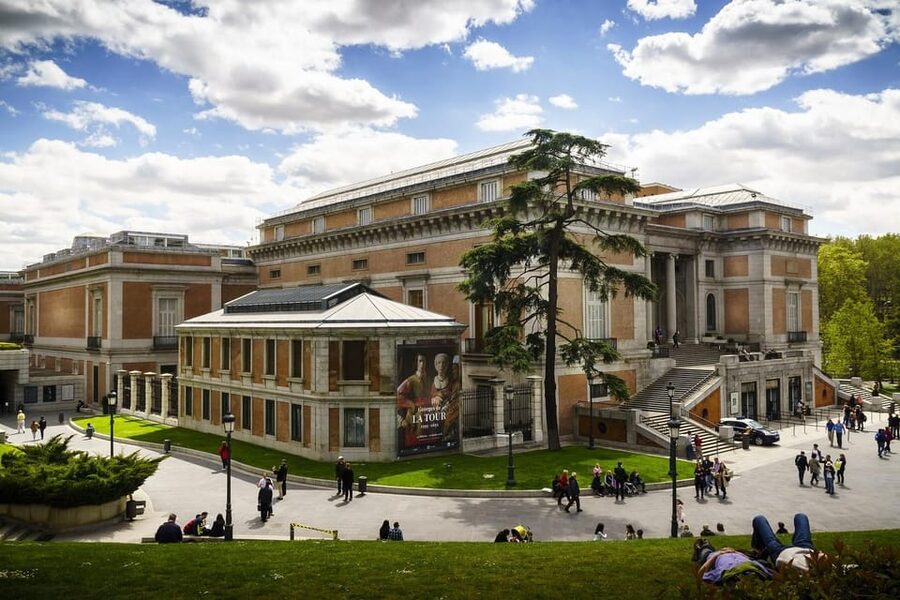Madrid: Prado Museum Guided Tour with Skip-the-Line Ticket - What the building adds to the visit