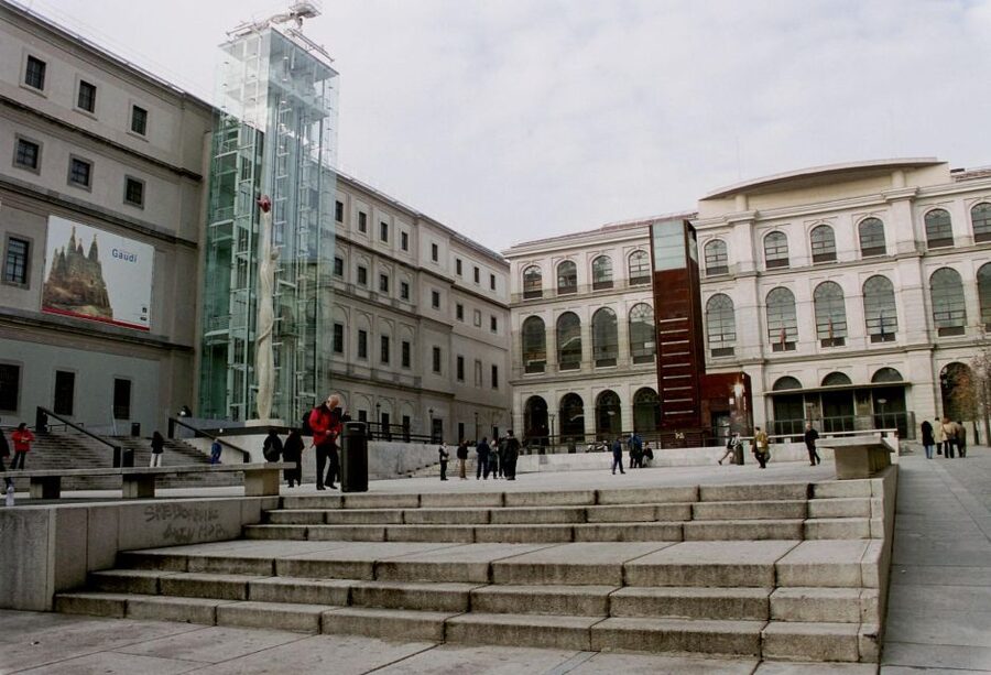 Madrid: Prado & Reina Sofía Museums Guided Tour - The 45-minute walk to the Reina Sofía