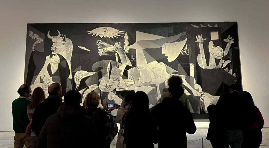 Madrid: Reina Sofía Guided Tour with Skip-the-Line Tickets - Meeting at the crystal elevators