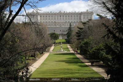 Royal Palace Guided Tour with Skip the Line Ticket