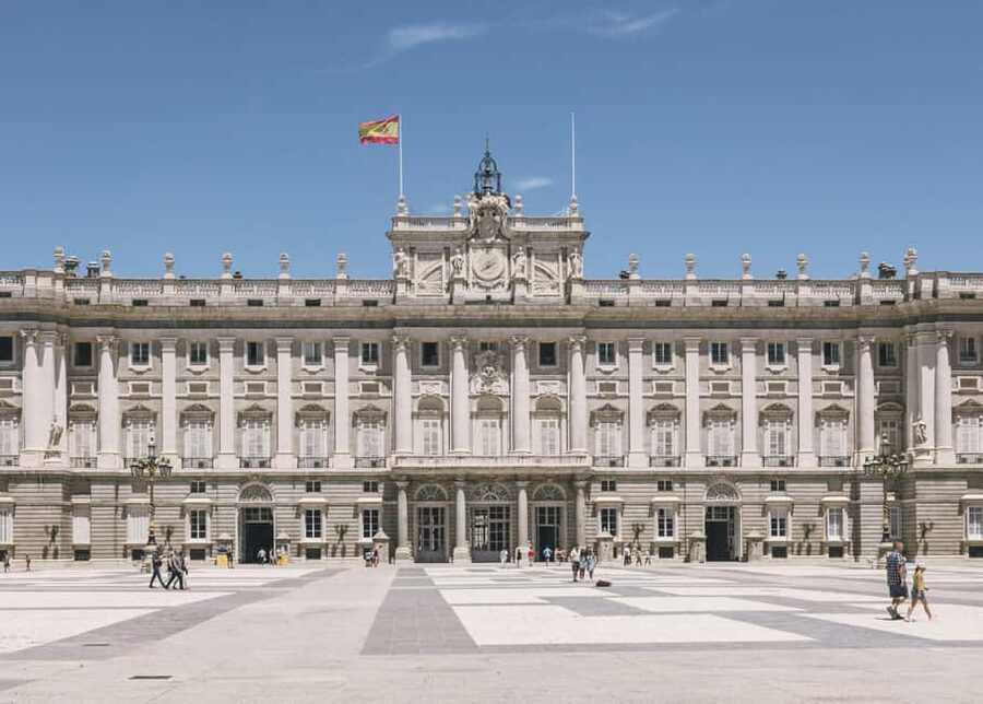 Madrid: Royal Palace Skip-the-Line Entry with Audio Guide - Look closely at the Palatinos Stradivarius instruments