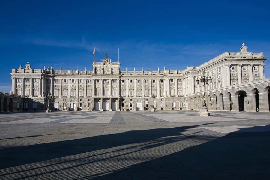 Madrid: Royal Palace Skip-the-Line Entry with Audio Guide - One and a half hours is enough for an overview