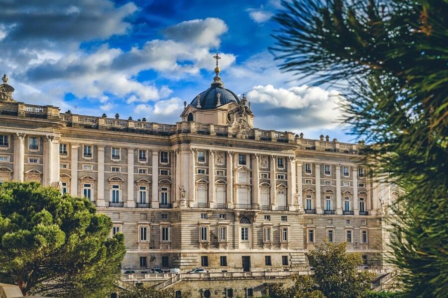 Madrid: Royal Palace Skip-the-line Guided Tour - Starting at Plaza de Oriente and Carlos III