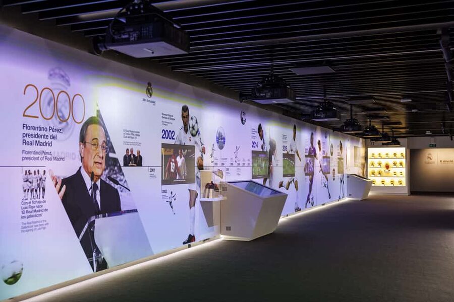 Madrid: Santiago Bernabéu Stadium Guided Tour - Digital player photos and optional purchases