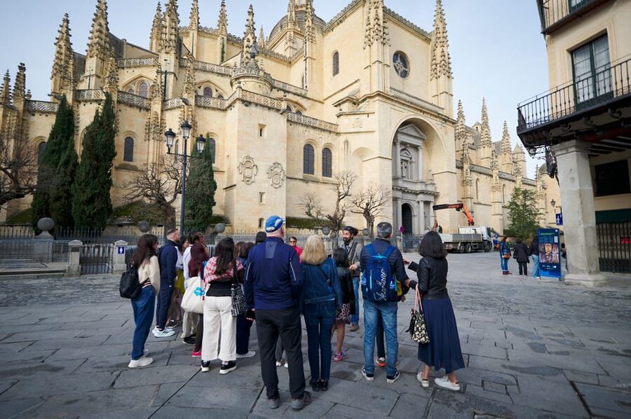 Madrid: Segovia and Toledo Tour, Alcazar, and Cathedral - Timing, free time, and the long ride between cities