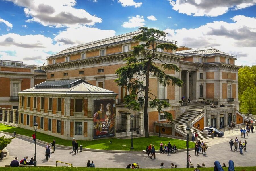Madrid: Small Group of Prado Museum Tour & Optional Tapas - Group size, pace, and crowded galleries
