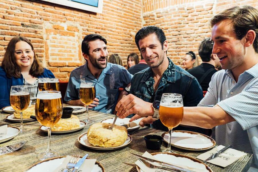Madrid: Tapas Food Tour with Drinks and Food - Spanish wine, vermouth, and tinto de verano