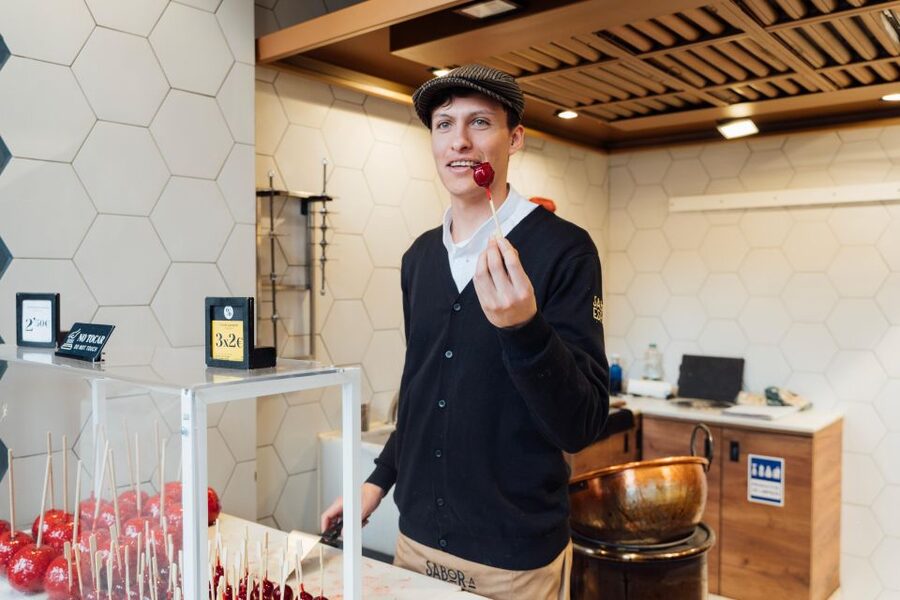 Madrid: Tapas Food Tour with Drinks and Food - Who should book this tapas tour?