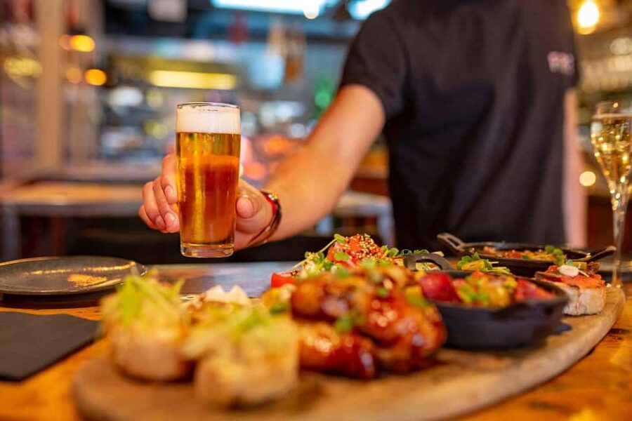 Madrid: Tasty Tapas Tour & Visit to a Terrace with Views - Las Letras: the first round of tapas