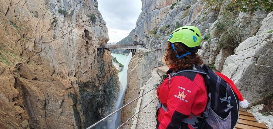 Málaga: Caminito del Rey Guided Tour with Transportation - Finding the meeting point beside Málaga María Zambrano station