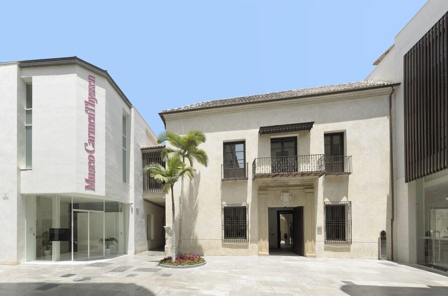 Málaga: Carmen Thyssen Museum Ticket - Entering the Palacio de Villalón in Málaga