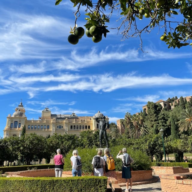 Malaga: Castle Hill and Fisherman Village E-Bike Tour - What the guides add to the ride
