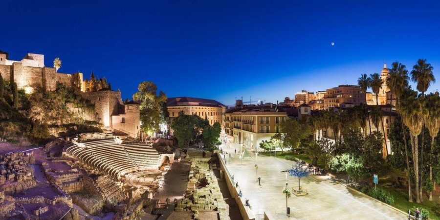 Málaga: Cathedral, Alcazaba, Roman Theater Walking Tour - The Alcazaba, Málaga’s hilltop fortress