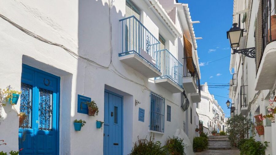 Malaga: Frigiliana & Nerja Tour with Local Product Tastings - Frigiliana: white walls, steep lanes, and local flavor