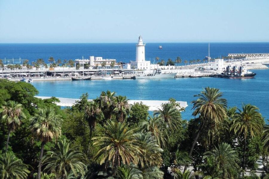 Malaga: Guided E-Bike Tour - Port, lighthouse, and Muelle Uno