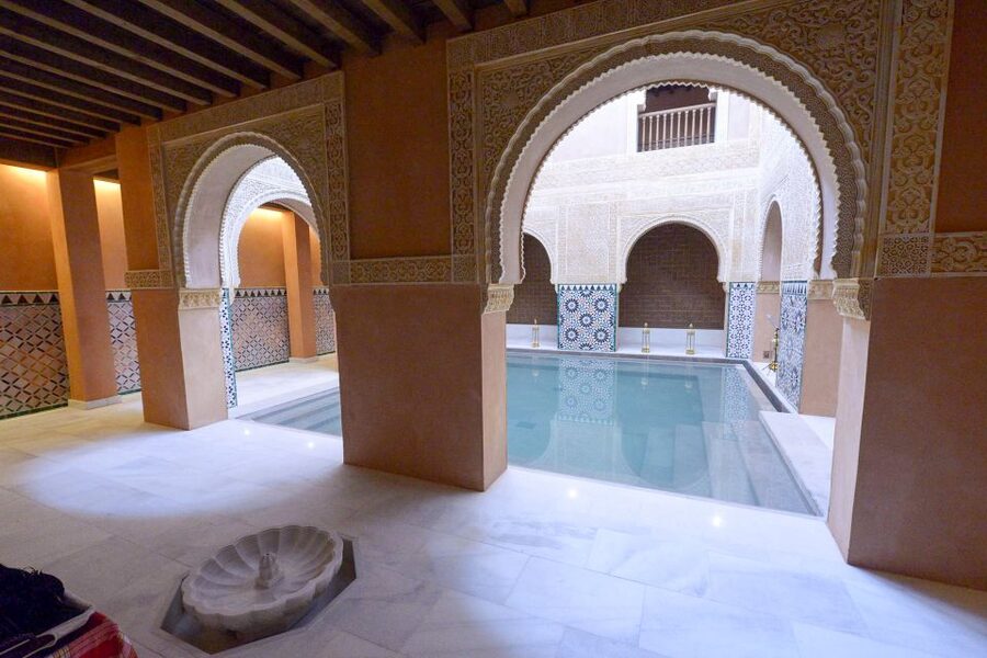 Malaga: Hammam Al Ándalus Entry Ticket with Massage - Who will enjoy this experience most
