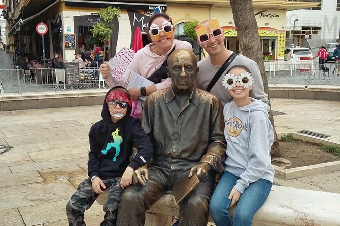 Málaga: Private Sightseeing Treasure Hunt - A city tour where the clues do the talking