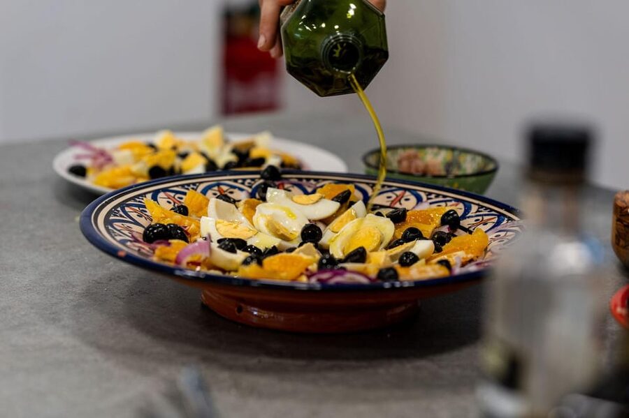Málaga: Spanish Cooking Workshop with Paella and Sangria - What the central location adds