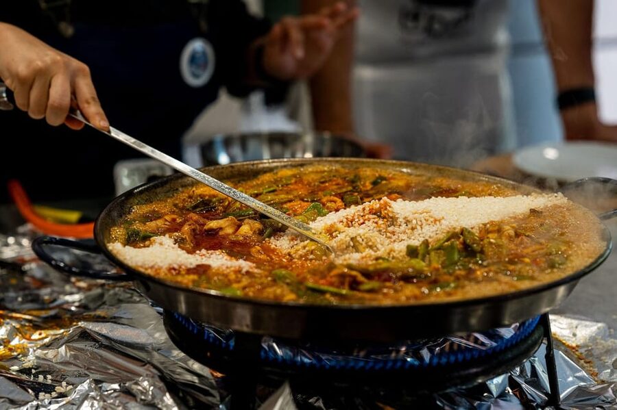 Málaga: Spanish Cooking Workshop with Paella and Sangria - Dietary needs and what to tell the provider