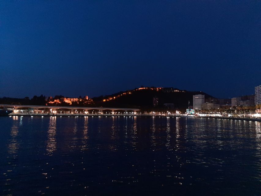 Málaga: Sunset Catamaran Trip - Who will enjoy this catamaran most
