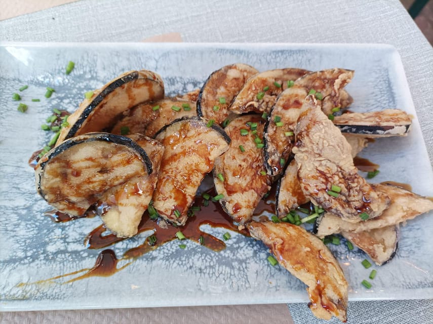 Malaga: Tapas Tasting Tour - The guide adds the city story