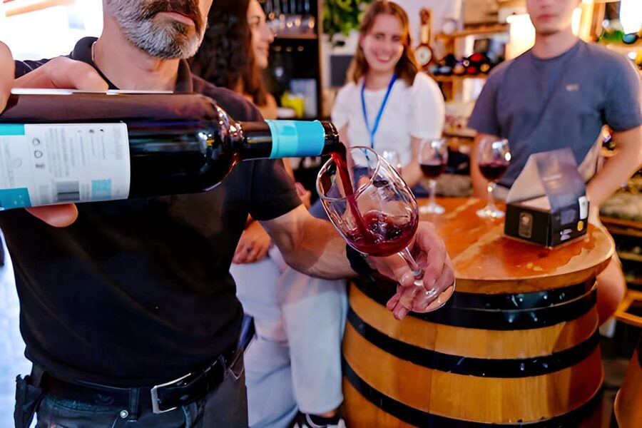 Malaga: Wine and Tapas Tour with Tastings and Drinks - Why this Malaga food tour works