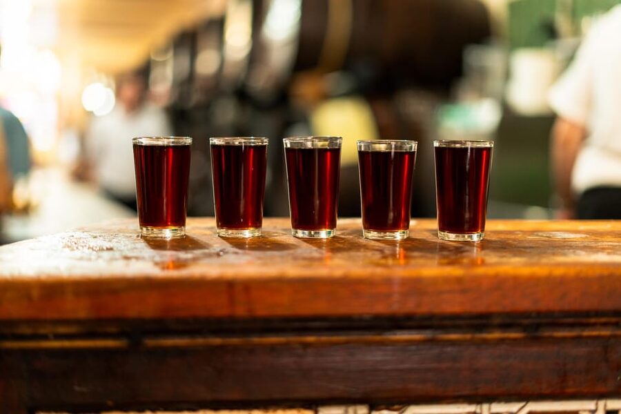 Malaga: Wine and Tapas Tour with Tastings and Drinks - The walk to Malaga’s old wine canteen