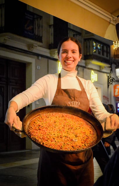 Málaga: Wine & Tapas Tour - What the guides add to the food