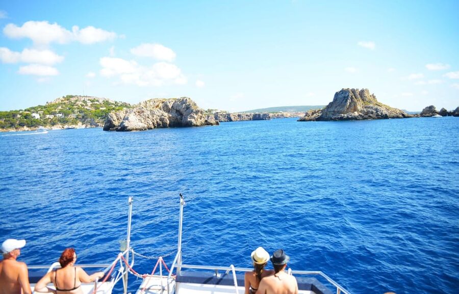 Mallorca: 2-Hour Coastline & Malgrat Islands Catamaran Tour - Returning along the Calvià coast