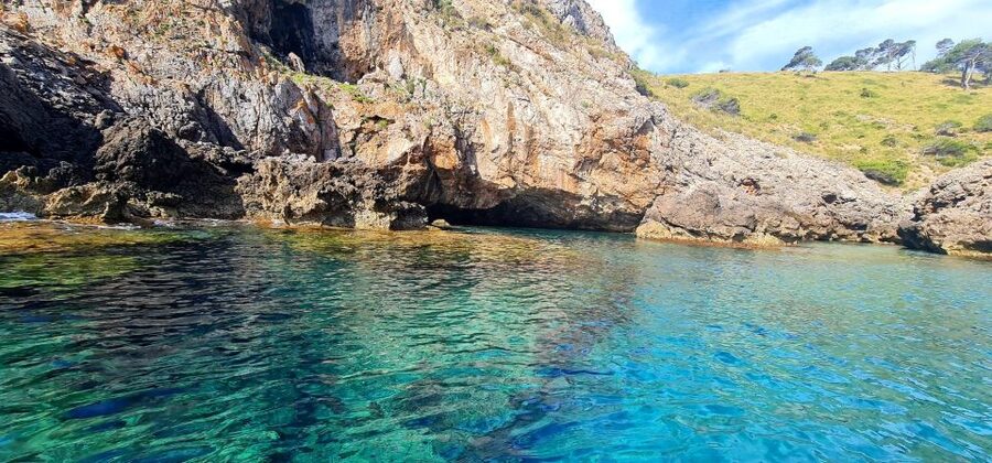 Mallorca Alcudia: Jack Sparrow Cave Jet Ski Tour - What the $234 price means