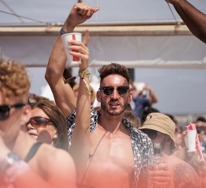Mallorca: Boat Party with Live DJs, Lunch, & Nightclub Entry - What this Mallorca boat party is really like