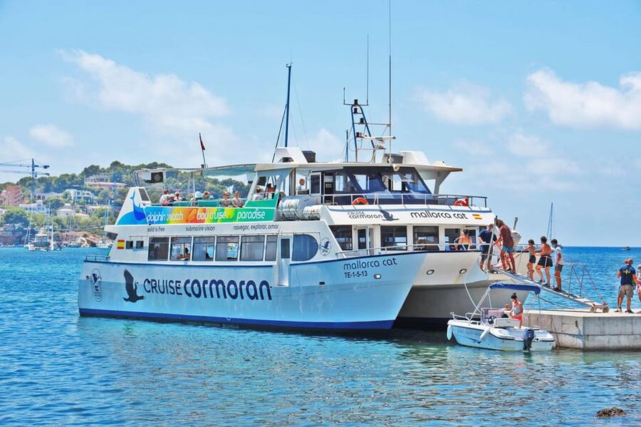 Mallorca: Catamaran Coastal Cruise with Lunch - Cruising past Mallorca’s southwest coves