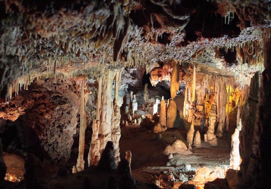 Mallorca: Drach and Hams Caves, and Porto Cristo Day Tour - Multilingual guiding and the pace of the day