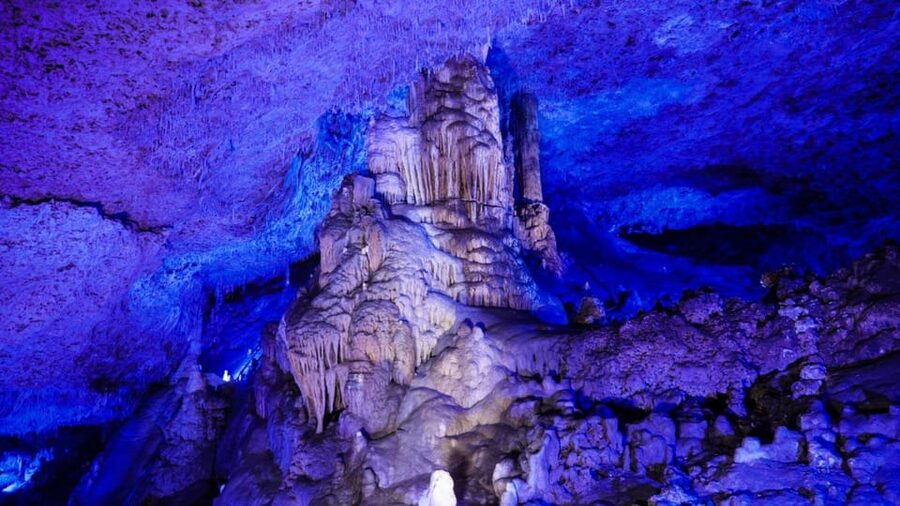 Mallorca: Drach Caves, Lake Martel, & Pearl Factory Day Trip - Lake Martel and the underground concert