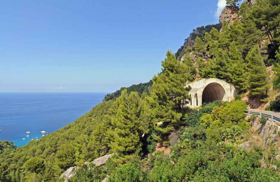 Mallorca: Formula Car Tour - Along the Calvià coast toward Malgratz Island