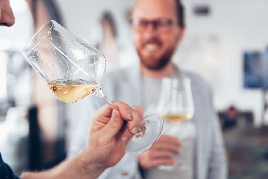 Mallorca: Full-Day Winery Small Group Tour - What the day looks like from the minibus