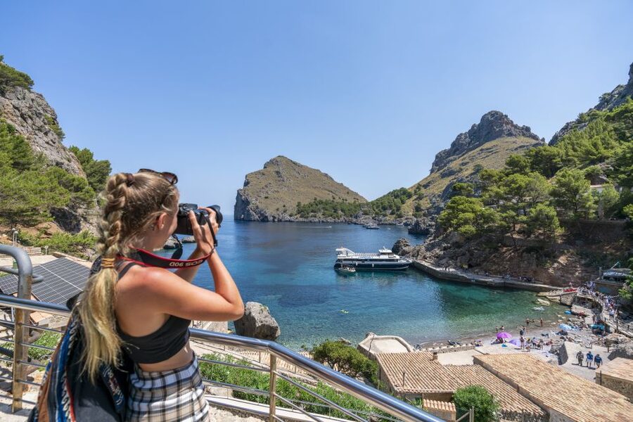 Mallorca: Island Tour with Boat, Tram & Train from the South - How long the day really feels