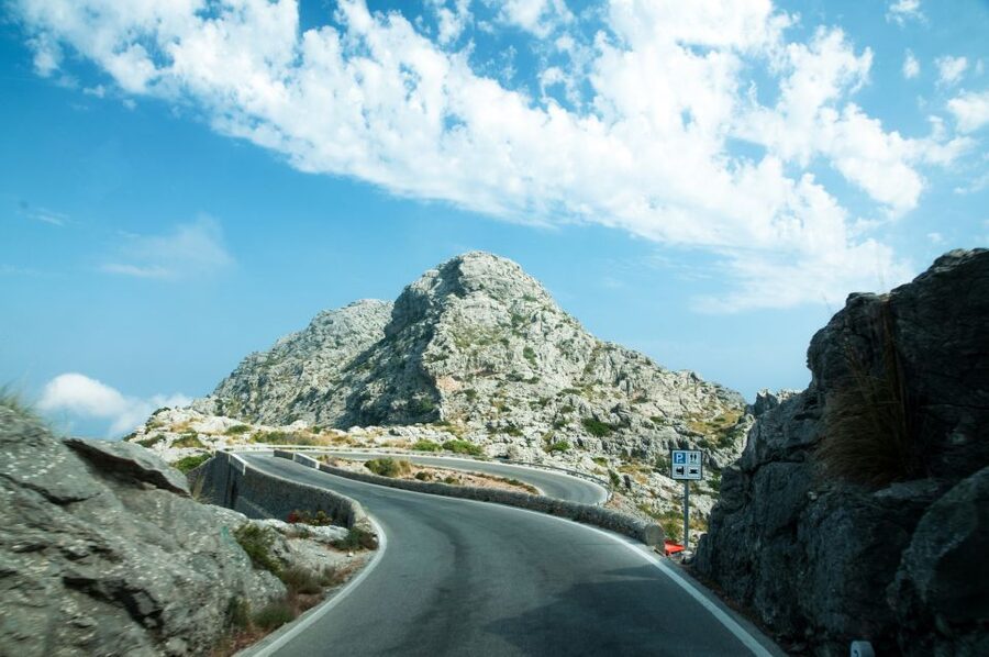 Mallorca: Scenic Full-Day Tour from the North - Crossing the Serra de Tramuntana by coach